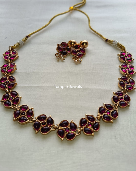 Choker 2 in 1 double sided Ruby & Green stone - NEC2409020